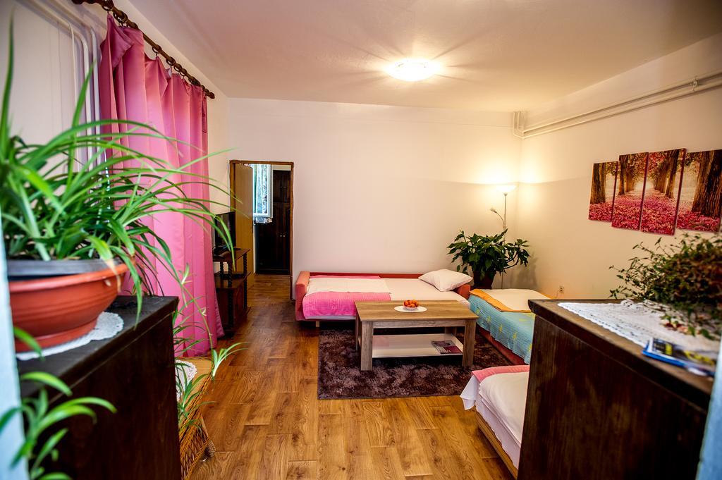 טרביניה Apartman Oaza מראה חיצוני תמונה